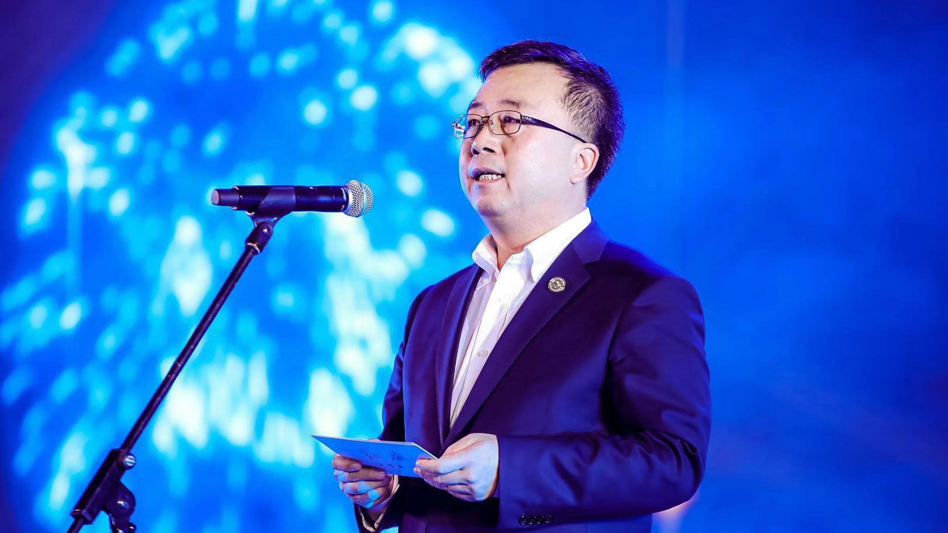 中國(guó)第一汽車集團(tuán)有限公司副總經(jīng)理王國(guó)強(qiáng)在海南博鰲舉行的2019中國(guó)企業(yè)家博鰲論壇&ldquo;民族品牌之夜&rdquo;活動(dòng)上致辭