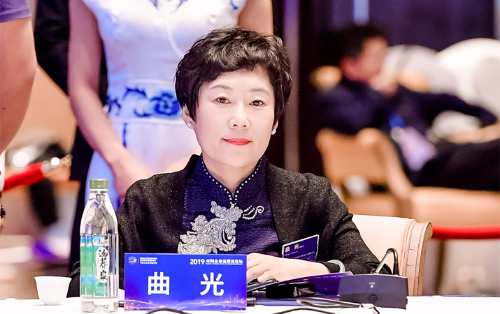 曲光：高效、成熟的私人銀行對(duì)國(guó)家和社會(huì)有積極的意義