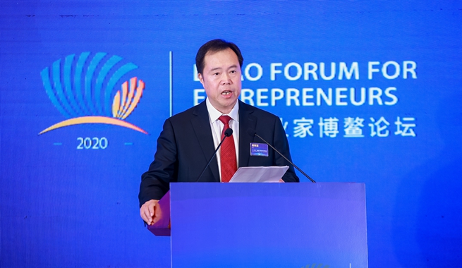 中鐵高新工業(yè)股份有限公司黨委書(shū)記、董事長(zhǎng)易鐵軍演講