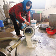 奶業(yè)困局，路在何方？