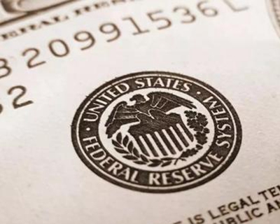 【財經(jīng)翻譯官】美聯(lián)儲的&ldquo;零息+量寬&rdquo;意味著什么？