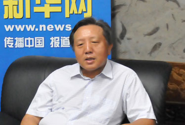 A股市場(chǎng)偏離經(jīng)濟(jì)基本面 持續(xù)下跌不正常