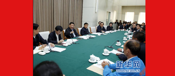 總書記同我們共話中國夢(mèng) 習(xí)近平同全國勞模代表座談