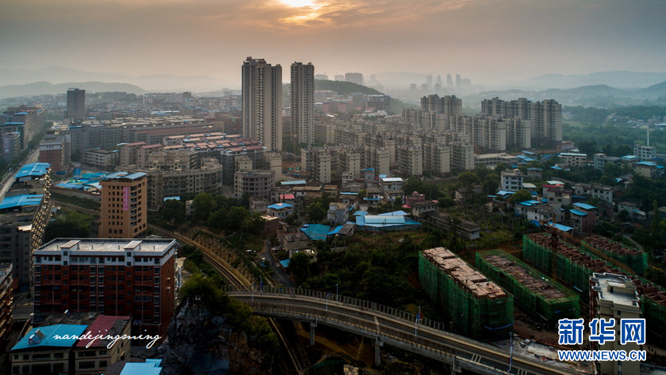 改革開放40年，縣城變化令人驚