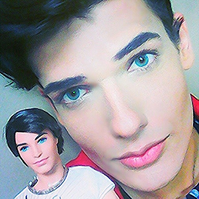 巴西男?；ㄙM31萬元整容成&ldquo;芭比男友&rdquo;