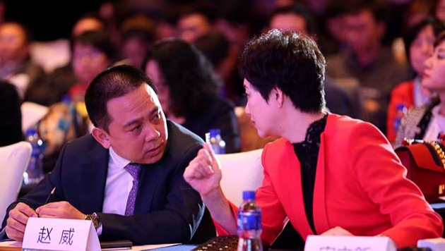 華夏幸福產(chǎn)業(yè)發(fā)展集團(tuán)總裁趙威、《英才》雜志社社長宋立新現(xiàn)場交流