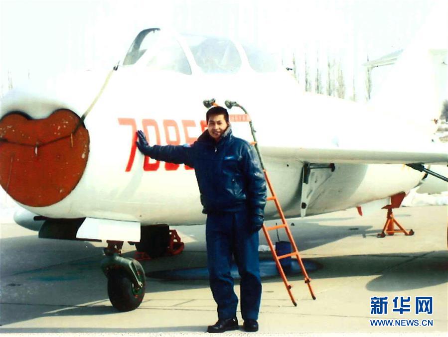 （建軍90周年&middot;英雄&middot;圖文互動(dòng)）（3）聽，渤海灣有風(fēng)吹過來&mdash;&mdash;追記海軍某艦載航空兵部隊(duì)一級(jí)飛行員張超