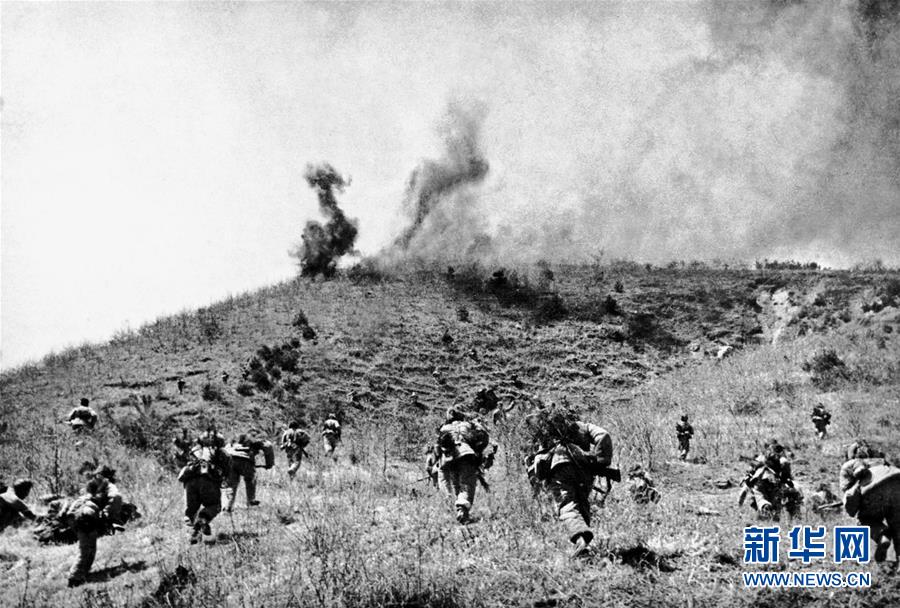 （圖文互動(dòng)）（1）為了&ldquo;中國(guó)號(hào)&rdquo;巨輪揚(yáng)帆遠(yuǎn)航&mdash;&mdash;中國(guó)共產(chǎn)黨領(lǐng)導(dǎo)下的人民軍隊(duì)忠于祖國(guó)、服務(wù)人民啟示錄