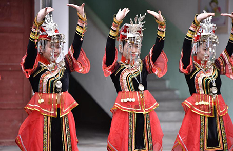 武警福建總隊&ldquo;文藝輕騎隊&rdquo;到定點扶貧村慰問演出記事