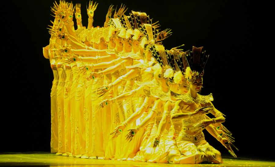 國僑辦&ldquo;四海同春&rdquo;藝術(shù)團在巴西里約熱內(nèi)盧進行慰僑演出