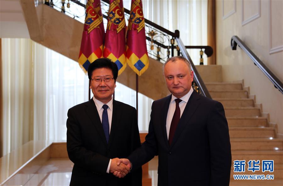 （XHDW）（1）摩爾多瓦總統(tǒng)多東、總理菲利普會(huì)見(jiàn)張春賢