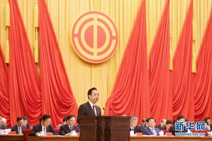 4月27日，慶祝&ldquo;五一&rdquo;國際勞動節(jié)暨全國五一勞動獎和全國工人先鋒號表彰大會在北京人民大會堂舉行。中共中央政治局委員、中華全國總工會主席李建國出席大會并講話。新華社記者 才揚 攝 