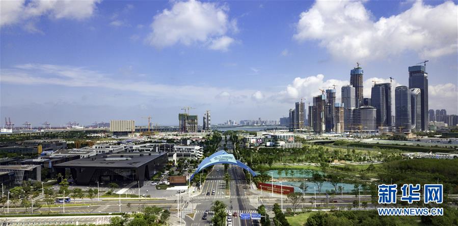 （新華全媒頭條&middot;圖文互動）（1）高舉新時代改革開放旗幟&mdash;&mdash;以習(xí)近平同志為核心的黨中央引領(lǐng)改革開放紀(jì)實(shí)