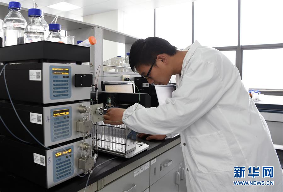 （在習(xí)近平新時代中國特色社會主義思想指引下&middot;將改革開放進(jìn)行到底&middot;強(qiáng)國之基）（新華全媒頭條&middot;圖文互動）（8）奮斗不停步 改革再出發(fā)&mdash;&mdash;&ldquo;四個自信&rdquo;筑牢強(qiáng)國之基