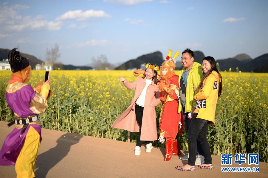 （在習(xí)近平新時(shí)代中國(guó)特色社會(huì)主義思想指引下&mdash;&mdash;新時(shí)代新作為新篇章&middot;圖文互動(dòng)）（3）高原春來(lái)早 云嶺開新篇 