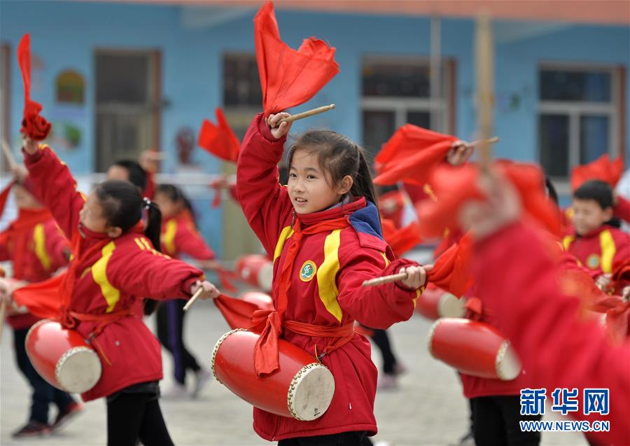 （新華全媒頭條&middot;兩會精神看落實(shí)&middot;圖文互動）（5）把握時代脈搏　聆聽時代聲音&mdash;&mdash;落實(shí)全國兩會精神堅定文化自信述評