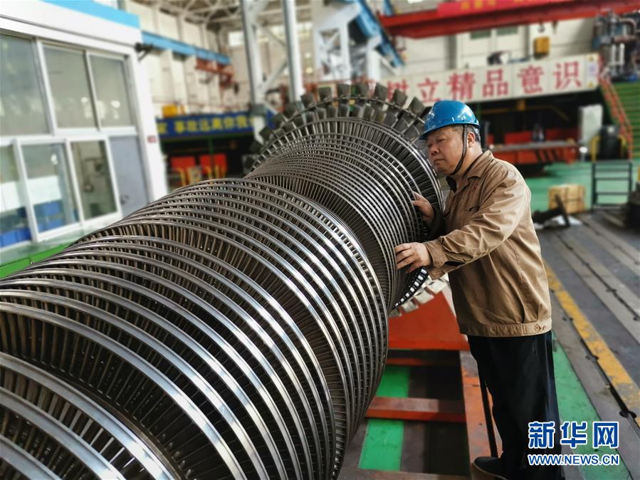 （勞動者風(fēng)采&middot;圖文互動）（1）練就毫厘&ldquo;繡花功&rdquo;&mdash;&mdash;記杭汽輪&ldquo;金藍領(lǐng)&rdquo;吳國林