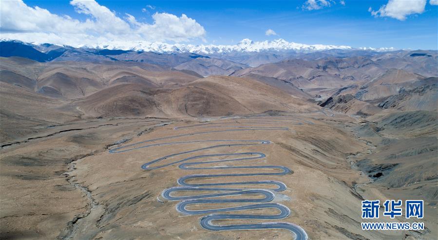 （壯麗70年&middot;奮斗新時(shí)代&mdash;&mdash;共和國(guó)發(fā)展成就巡禮）（9）人暢其行、貨暢其流&mdash;&mdash;共和國(guó)交通運(yùn)輸業(yè)發(fā)展成就巡禮