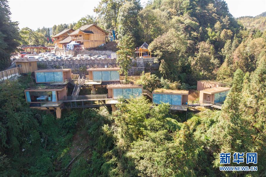 （在習(xí)近平新時(shí)代中國(guó)特色社會(huì)主義思想指引下&mdash;&mdash;新時(shí)代新作為新篇章&middot;總書(shū)記關(guān)切脫貧事&middot;圖文互動(dòng)）（3）精準(zhǔn)扶貧：提速脫貧奔小康