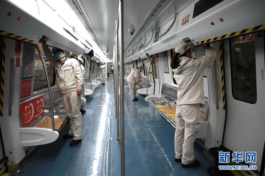 （圖文互動）（3）吃粉擼串，商圈&ldquo;打卡&rdquo;，動車出廠&mdash;&mdash;湖南&ldquo;標(biāo)簽&rdquo;復(fù)蘇記