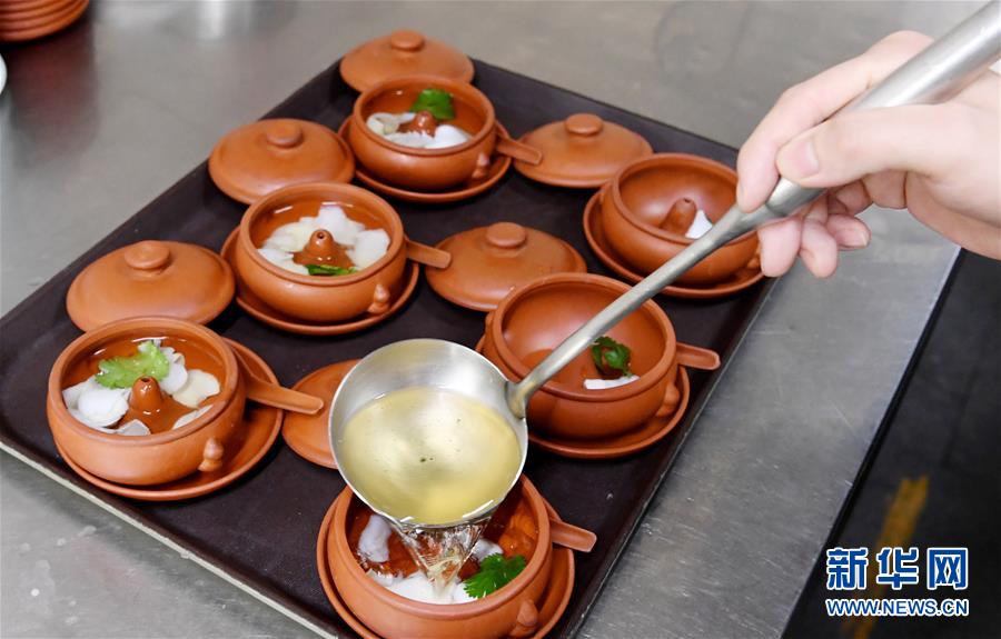 （聚焦復(fù)工復(fù)產(chǎn)&middot;圖文互動(dòng)）（3）&ldquo;分得安心，吃得放心&rdquo;&mdash;&mdash;豫菜老字號的復(fù)工見聞