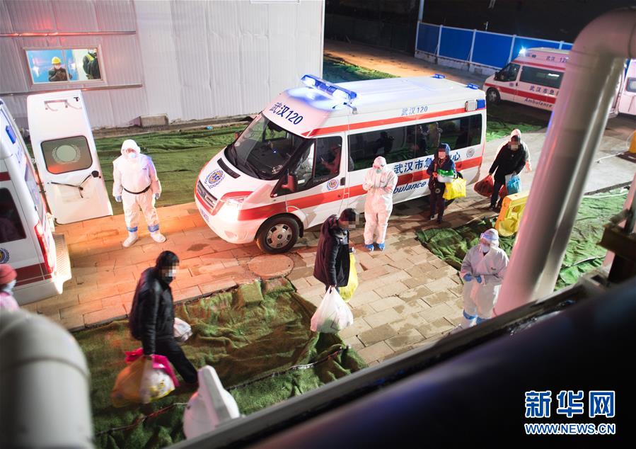 （聚焦疫情防控&middot;圖文互動）（11）分秒必爭！一切為了治病救人&mdash;&mdash;中國抗疫生命至上的生動實踐