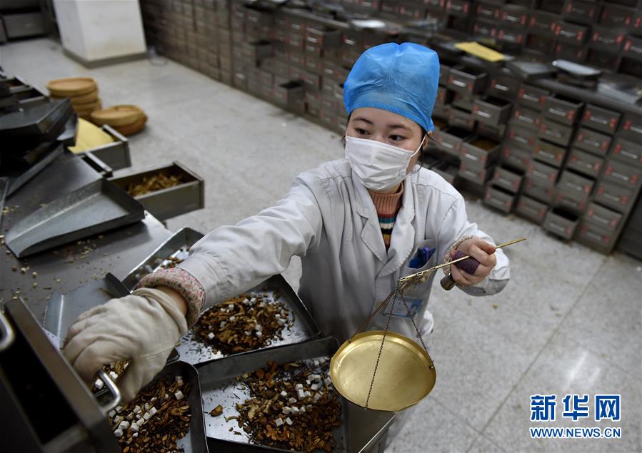 （聚焦疫情防控&middot;圖文互動）（14）分秒必爭！一切為了治病救人&mdash;&mdash;中國抗疫生命至上的生動實踐