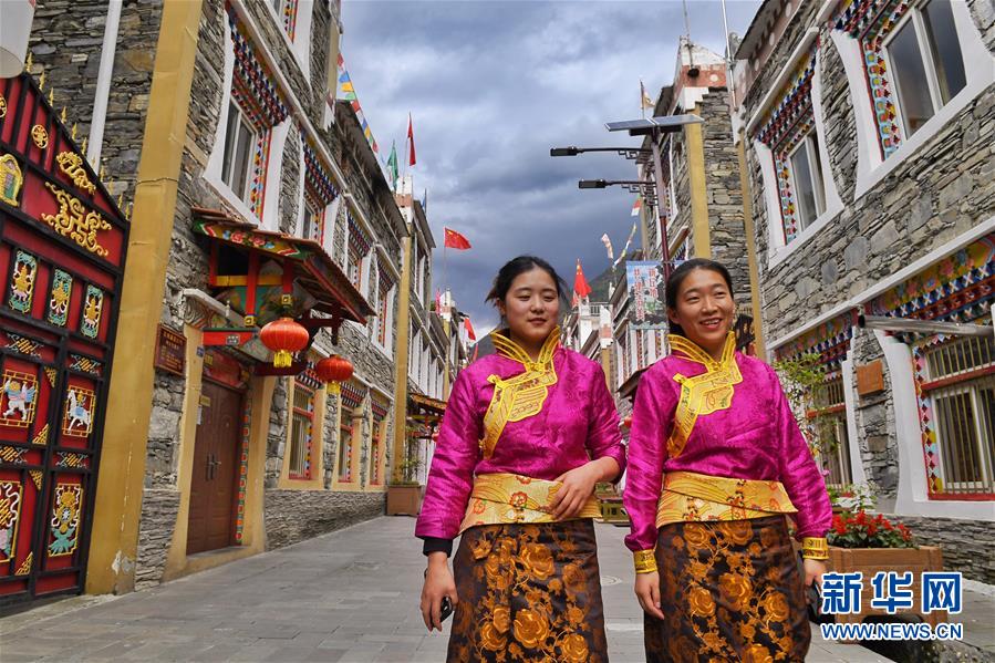 （圖文互動）（5）雪山草地展新貌&mdash;&mdash;四川阿壩州脫貧奔小康紀(jì)實(shí)