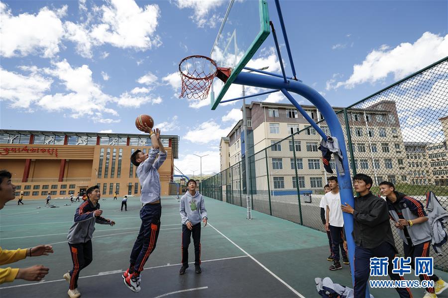 （圖文互動）（10）雪山草地展新貌&mdash;&mdash;四川阿壩州脫貧奔小康紀(jì)實(shí)