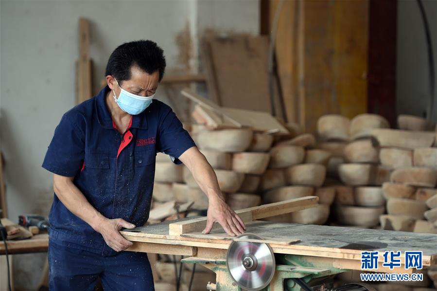  （新華全媒頭條&middot;圖文互動(dòng)）（5）青春，在希望的田野上&mdash;&mdash;大別山區(qū)尋訪&ldquo;城歸&rdquo;大學(xué)畢業(yè)生