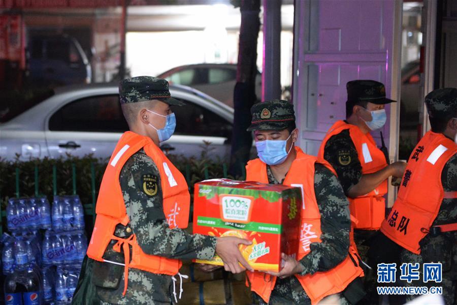 （新華全媒頭條&middot;圖文互動）（12）百萬群眾大轉(zhuǎn)移&mdash;&mdash;抗洪搶險救援直擊