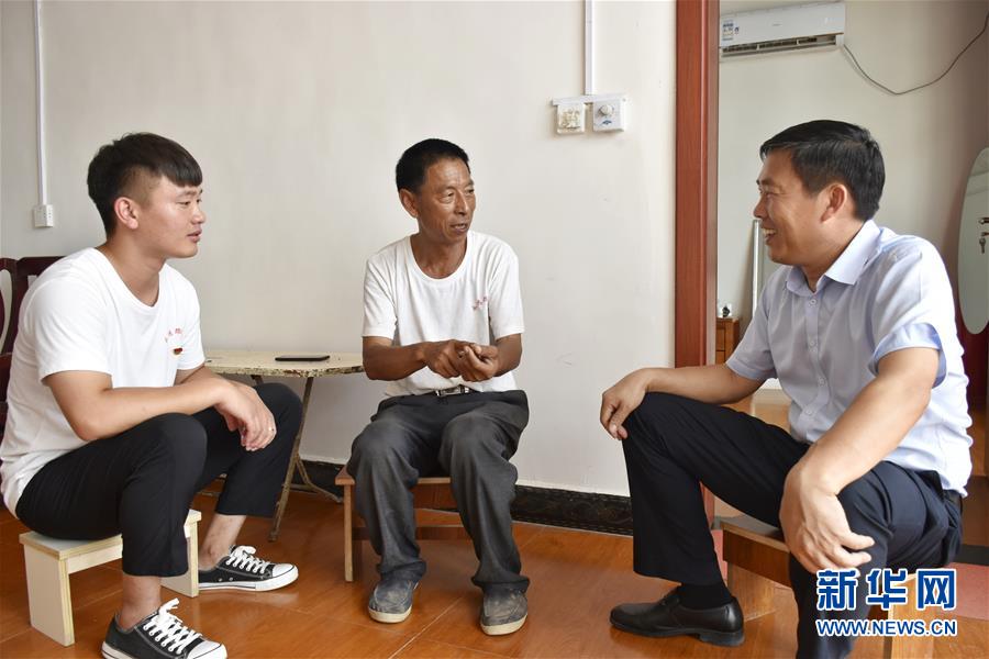 （決戰(zhàn)決勝脫貧攻堅&middot;圖文互動）（1）麻花莊振興記