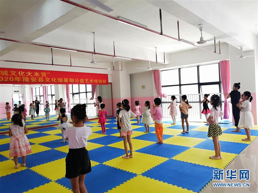 （特別的暑期生活&middot;圖文互動）（2）她們的愿望，在這個(gè)假期實(shí)現(xiàn)&mdash;&mdash;廣西隆安易地扶貧搬遷安置區(qū)暑期見聞