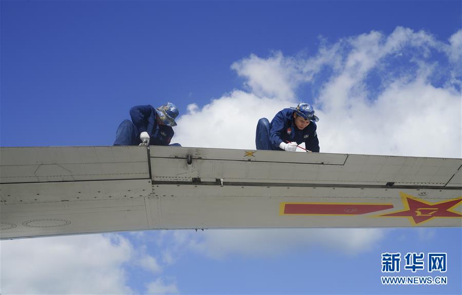 （在習(xí)近平強(qiáng)軍思想指引下&middot;我們在戰(zhàn)位報告&middot;圖文互動）（1）偵天探海 狩獵?？?mdash;&mdash;南部戰(zhàn)區(qū)海軍航空兵某師加速轉(zhuǎn)型提升新質(zhì)戰(zhàn)斗力記事