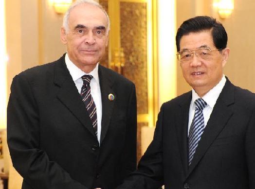 胡錦濤會(huì)見(jiàn)埃及總統(tǒng)特使、外長(zhǎng)阿姆魯