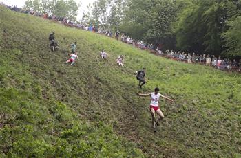 趣味&ldquo;滾奶酪&rdquo;大賽