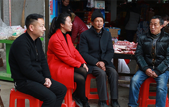 克難，帶領(lǐng)村民改變家鄉(xiāng)落后面貌