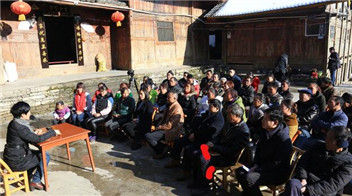 既要做好精準(zhǔn)脫貧，也要全力推動(dòng)鄉(xiāng)村振興