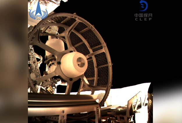 有古老的巖石，地形略微平坦一點(diǎn)