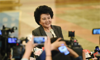 國(guó)僑辦主任裘援平接受采訪(fǎng)