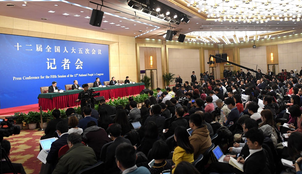 國家發(fā)改委就&ldquo;經(jīng)濟(jì)社會發(fā)展與宏觀調(diào)控&rdquo;答問