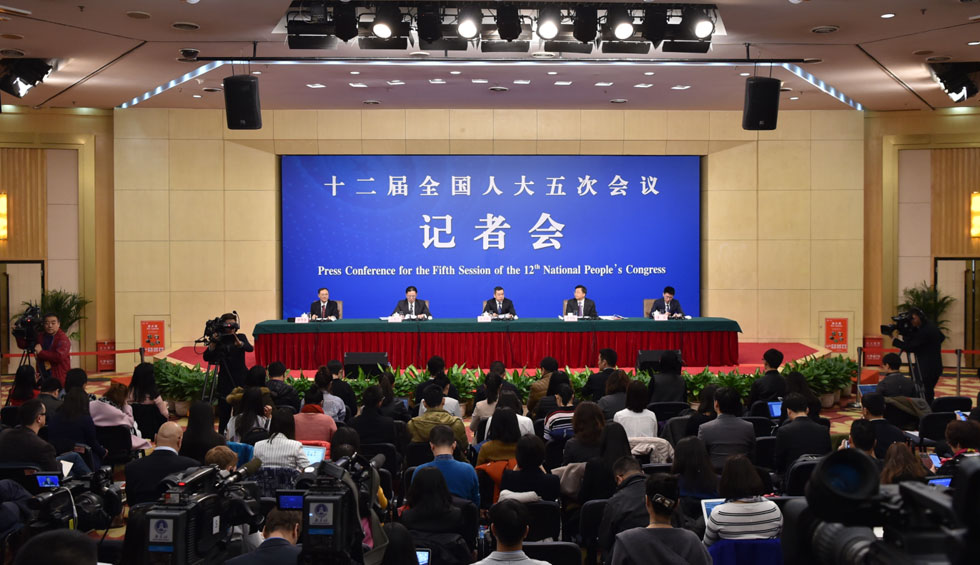 回放：三位全國人大相關(guān)負責(zé)人就&ldquo;民法總則草案&rdquo;答問