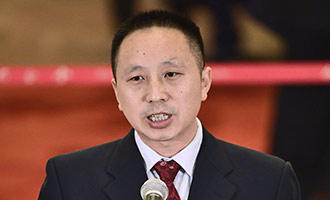 王建清在&ldquo;代表通道&rdquo;接受采訪