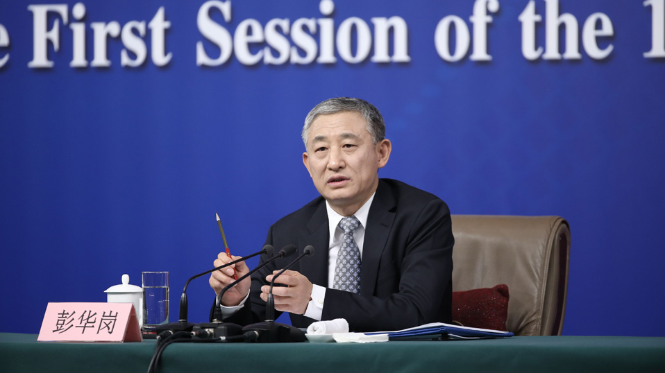 國(guó)資委副秘書長(zhǎng)、新聞發(fā)言人彭華崗