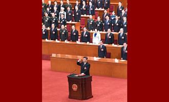 習(xí)近平當(dāng)選國(guó)家主席、中央軍委主席