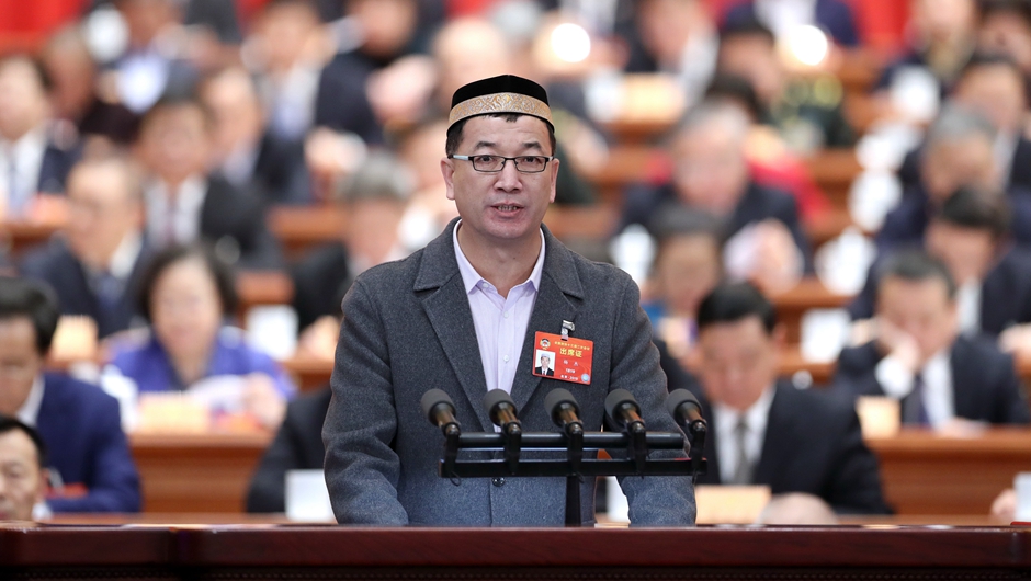 新疆維吾爾自治區(qū)呼圖壁縣政協(xié)副主席、伊斯蘭教協(xié)會會長，呼圖壁縣城鎮(zhèn)陜西寺阿訇 楊杰