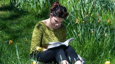 世界讀書(shū)日&mdash;&mdash;翻開(kāi)書(shū)本，開(kāi)啟精彩世界的大門(mén)