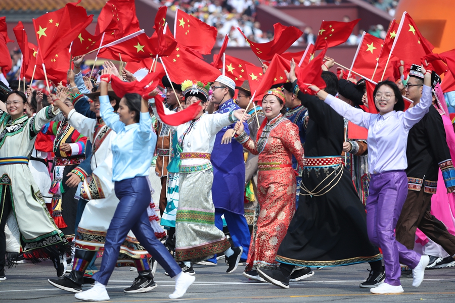 群眾大游行，歡樂(lè)的海洋！