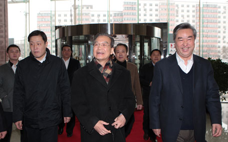 溫家寶抵達(dá)中國政府網(wǎng)、新華網(wǎng)