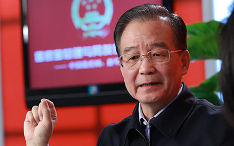 溫家寶總理接受中國政府網(wǎng)、新華網(wǎng)聯(lián)合專訪并與網(wǎng)友在線交流
